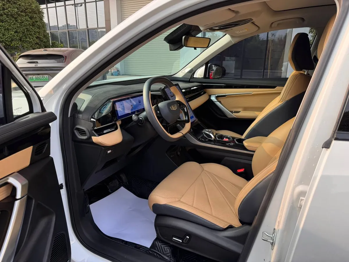 GEELY BOYUE L 2023