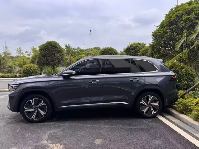 GEELY MONJARO 2022