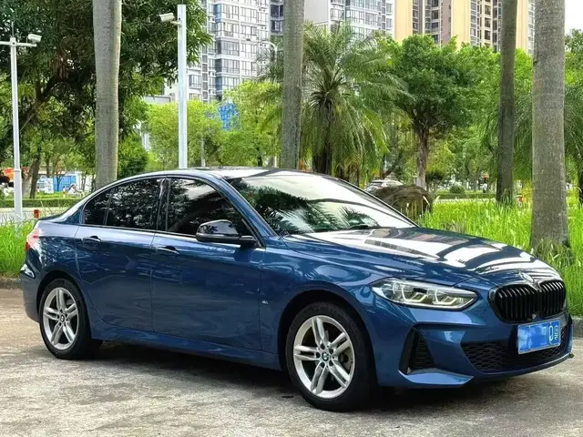 BMW 120I SPORT SHADOW 2020