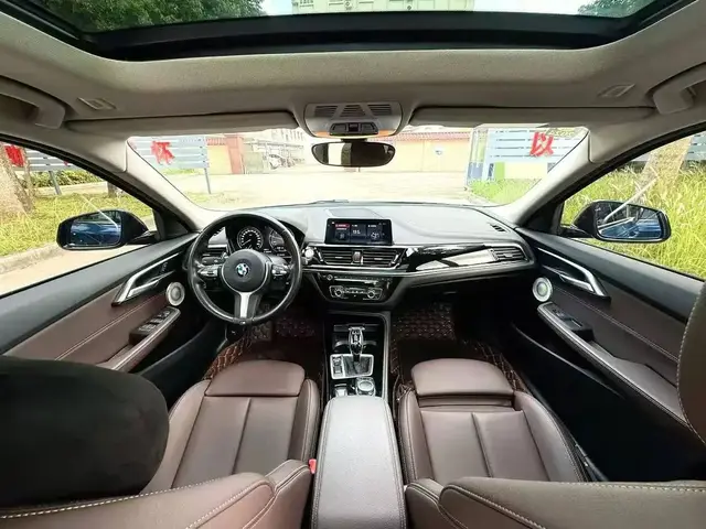 BMW 120I SPORT SHADOW 2020
