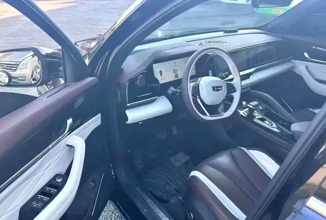 GEELY MONJARO 2022