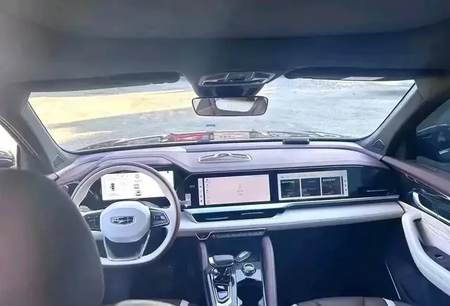 GEELY MONJARO 2022
