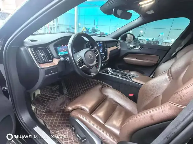 VOLVO XC60 4WD 2023