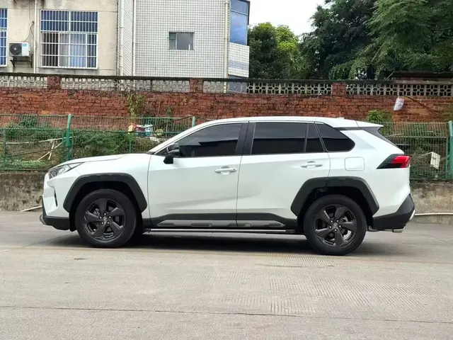 TOYOTA RAV4 2023