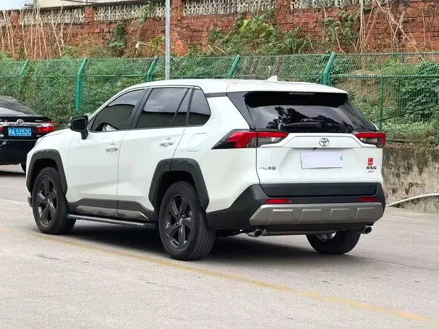 TOYOTA RAV4 2023