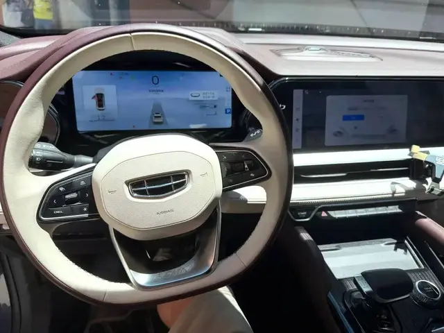 GEELY MONJARO 2022