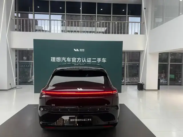 LI AUTO L6 PRO 2024