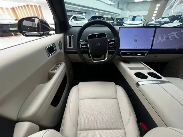 LI AUTO L6 PRO 2024