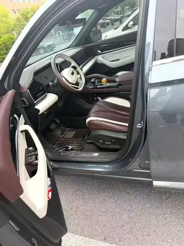 GEELY MONJARO 2021