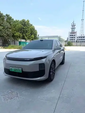 LI AUTO L6 MAX 2025