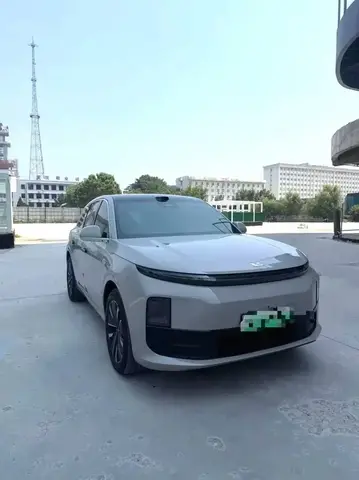 LI AUTO L6 MAX 2025