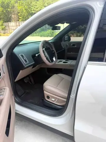 LI AUTO L6 MAX 2025