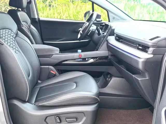 HYUNDAI CUSTO 2023