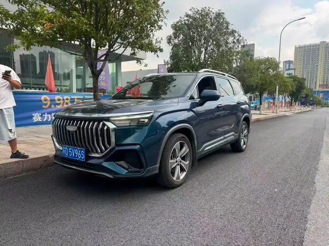 GEELY OKAVANGO 2022