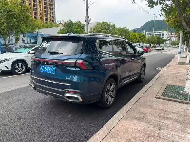 GEELY OKAVANGO 2022