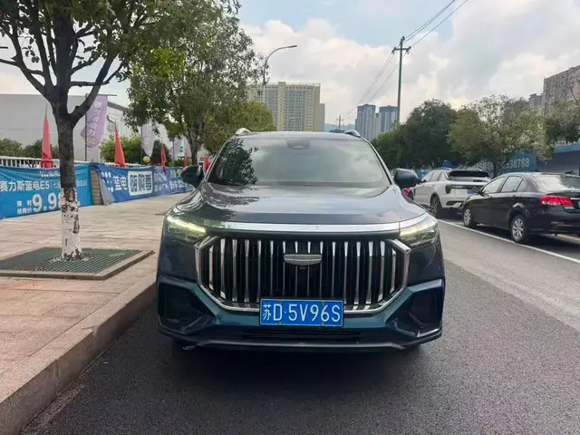GEELY OKAVANGO 2022