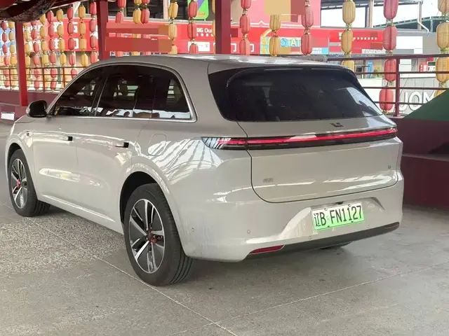 LI AUTO L6 PRO 2025