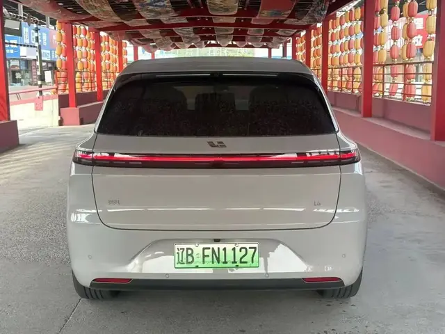 LI AUTO L6 PRO 2025