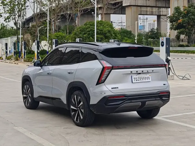 GEELY BOYUE L 2022