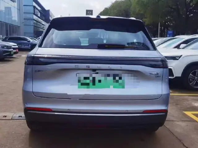 GEELY GALAXY STARSHIP 2025