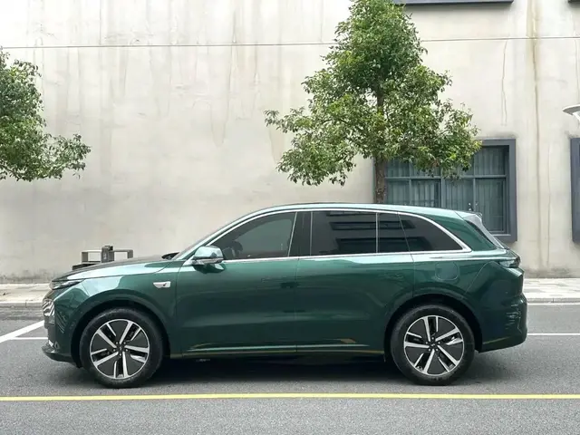 LI AUTO L6 PRO 2024