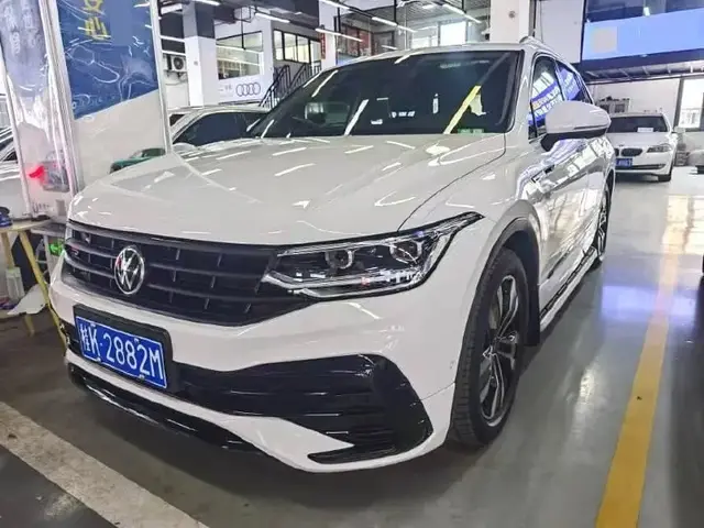 VOLKSWAGEN TIGUAN L R-LINE 2022