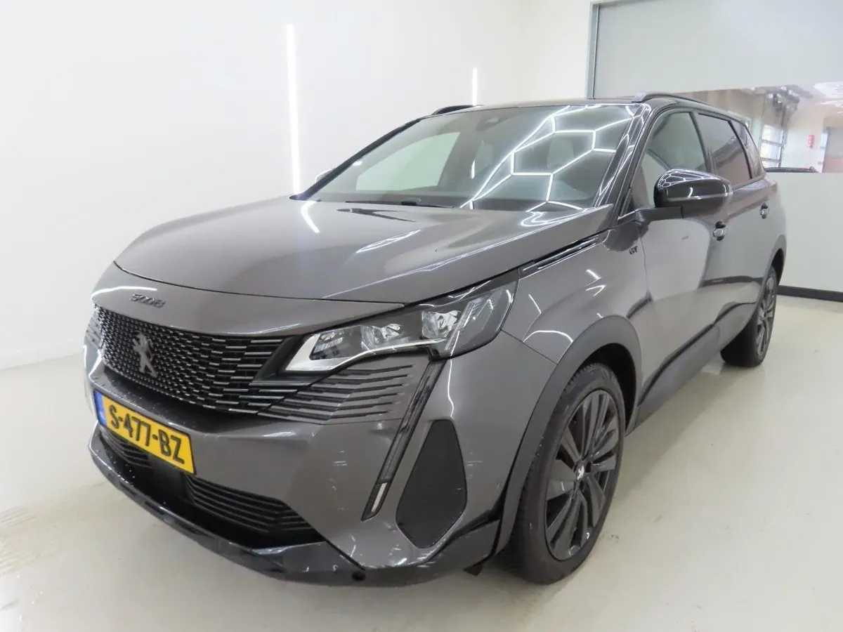 PEUGEOT 5008 GT BLACK PACK 2022