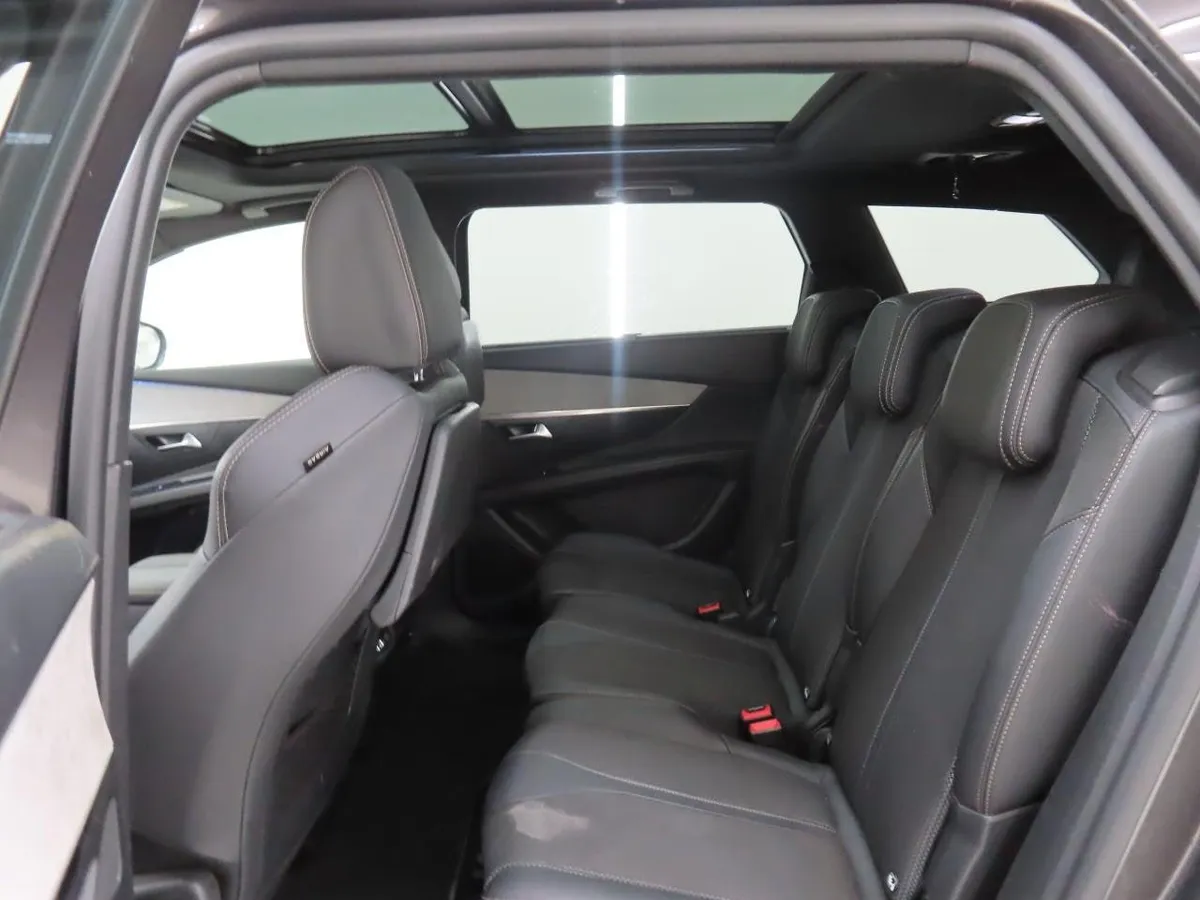 PEUGEOT 5008 GT BLACK PACK 2022
