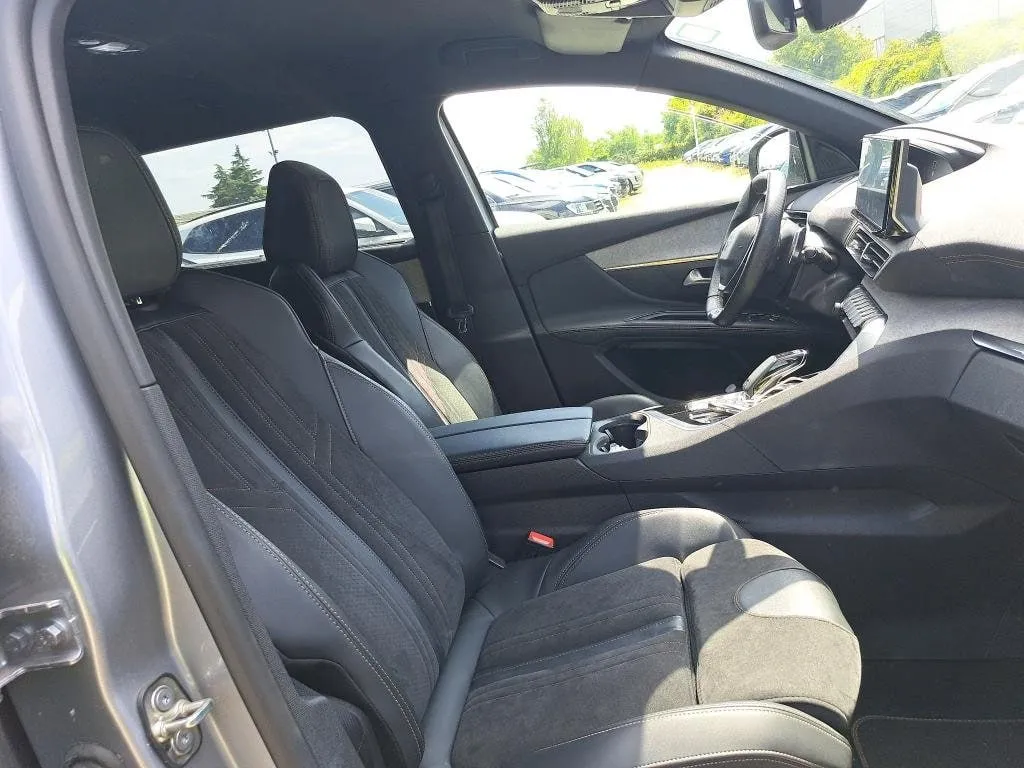 PEUGEOT 5008 GT 2021