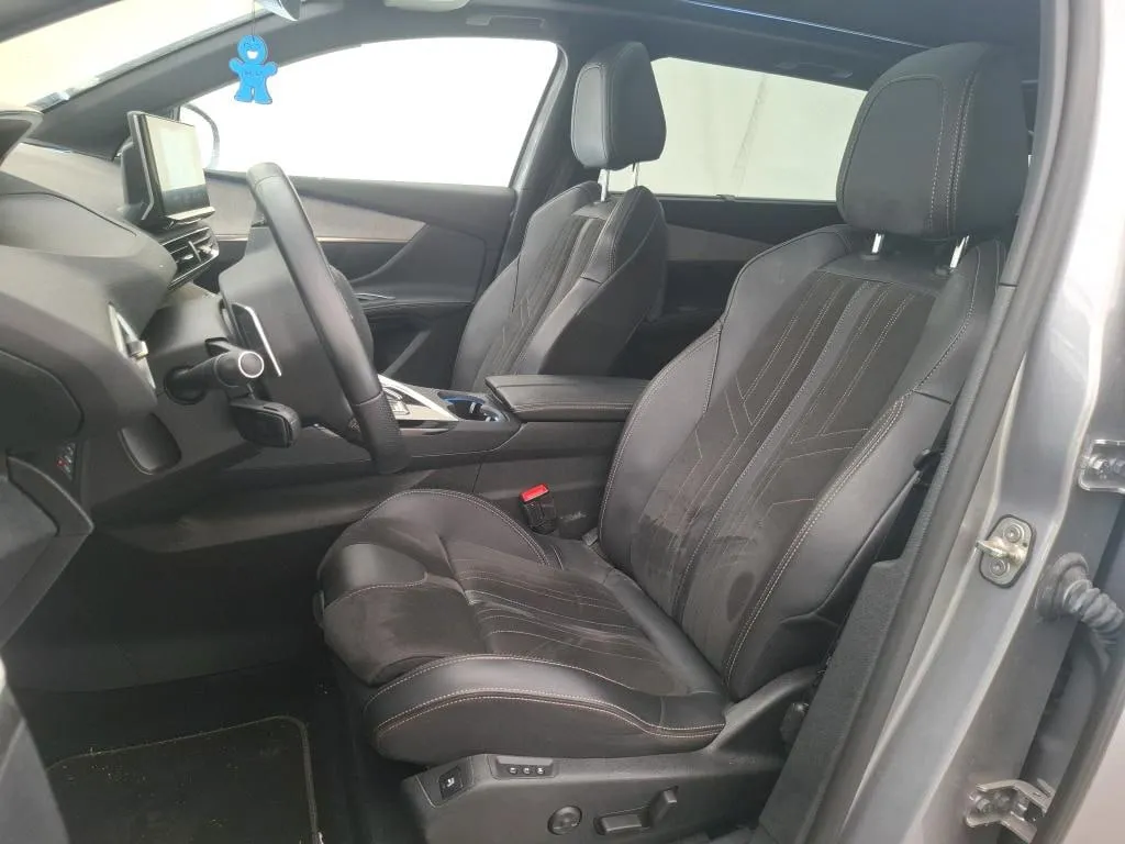 PEUGEOT 5008 GT BLACK PACK 2021