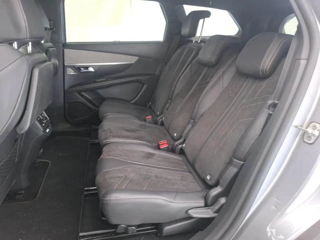 PEUGEOT 5008 GT BLACK PACK 2021