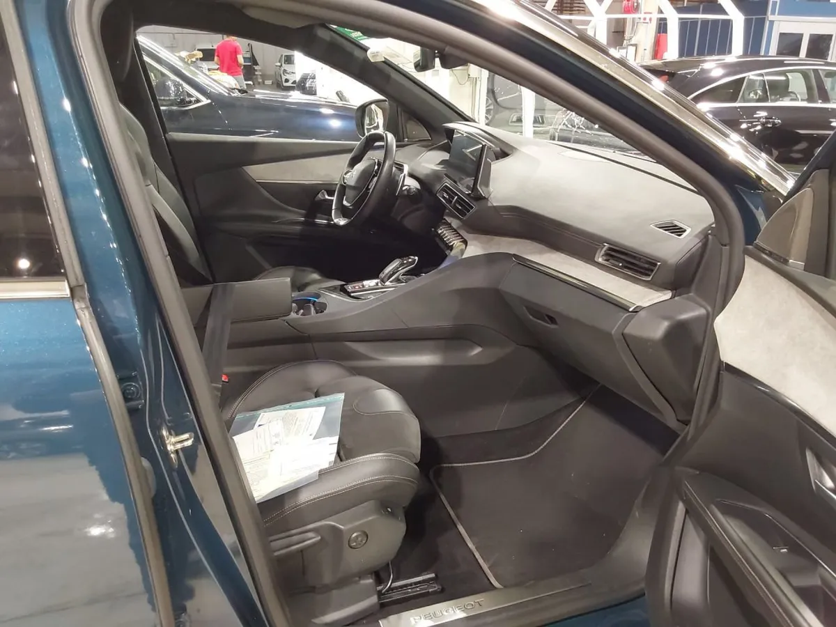 PEUGEOT 5008 GT 2021