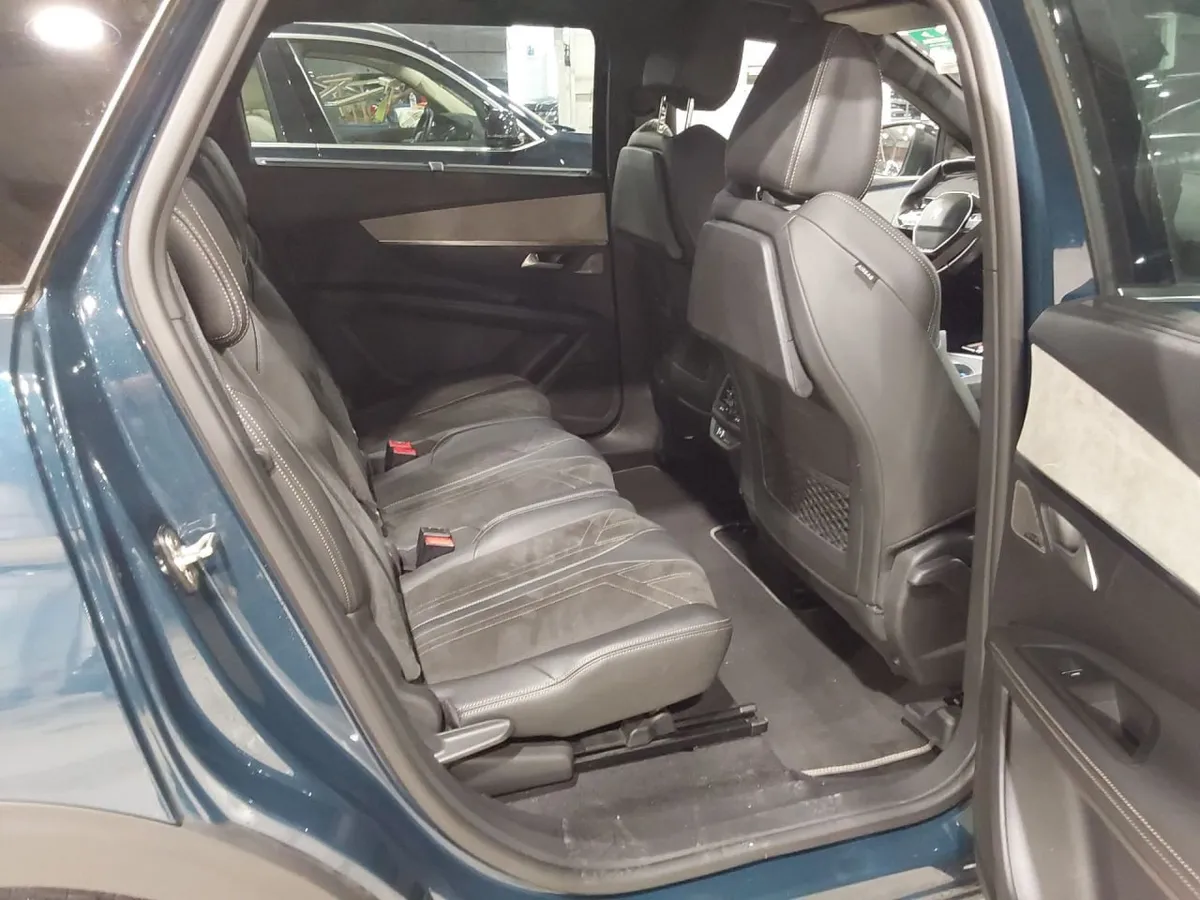 PEUGEOT 5008 GT 2021
