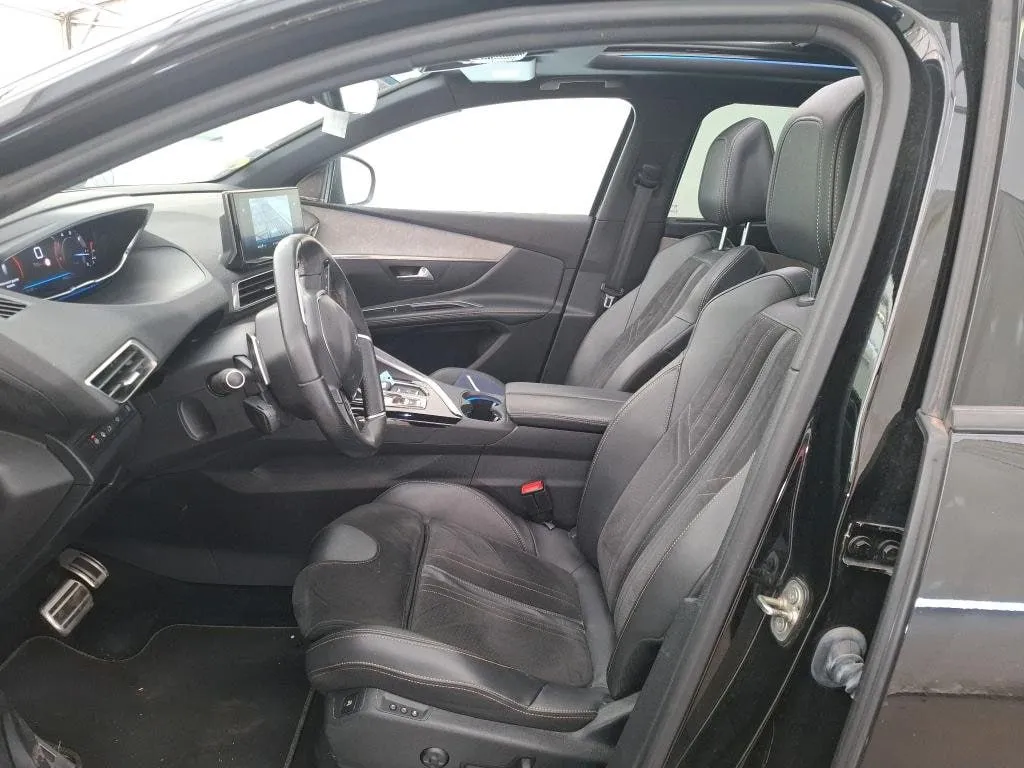 PEUGEOT 5008 GT BLACK PACK 2021