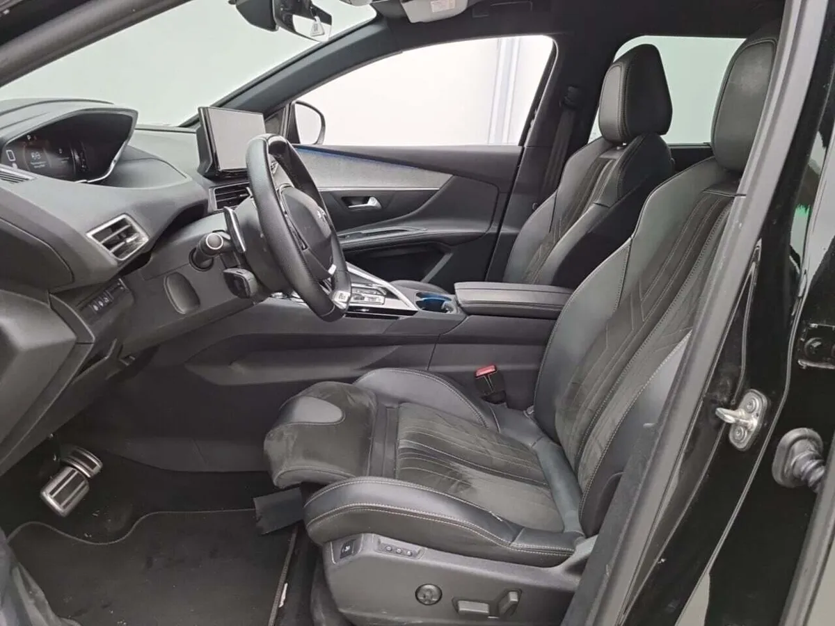 PEUGEOT 5008 GT BLACK PACK 2022