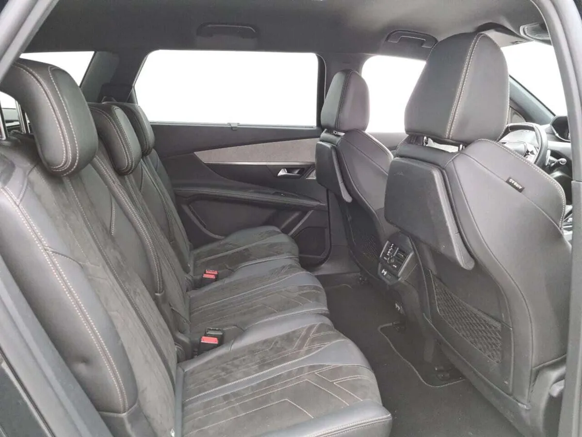 PEUGEOT 5008 GT BLACK PACK 2022