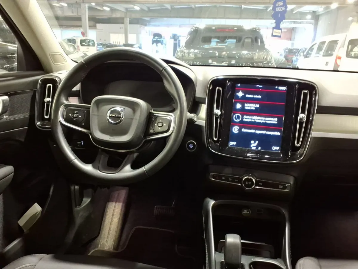 VOLVO XC40 2022