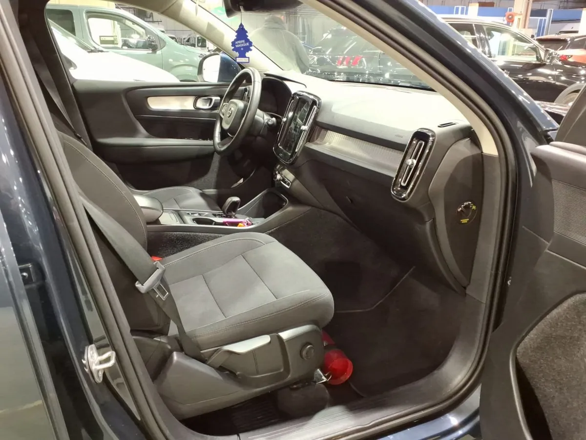 VOLVO XC40 2022