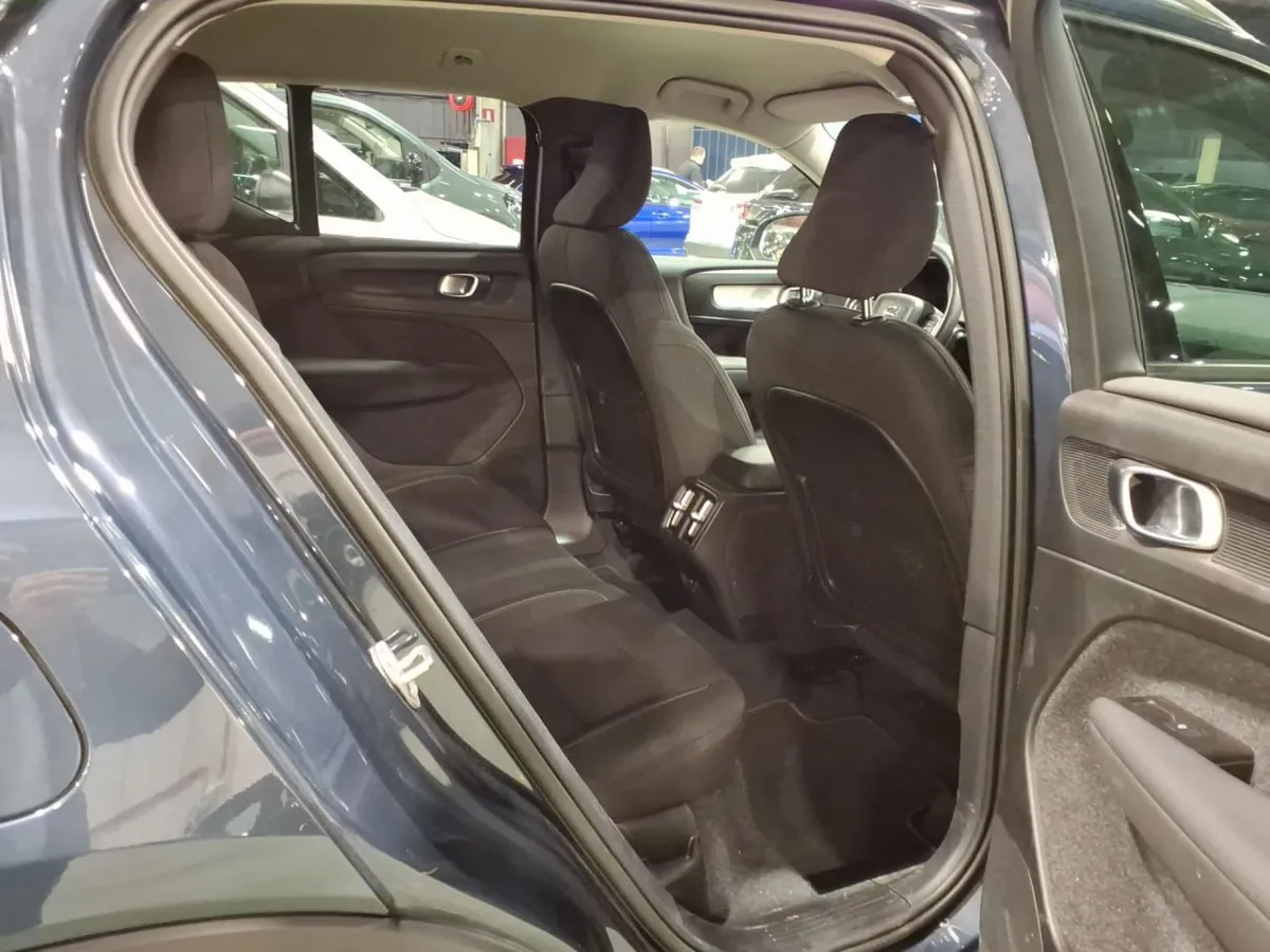 VOLVO XC40 2022