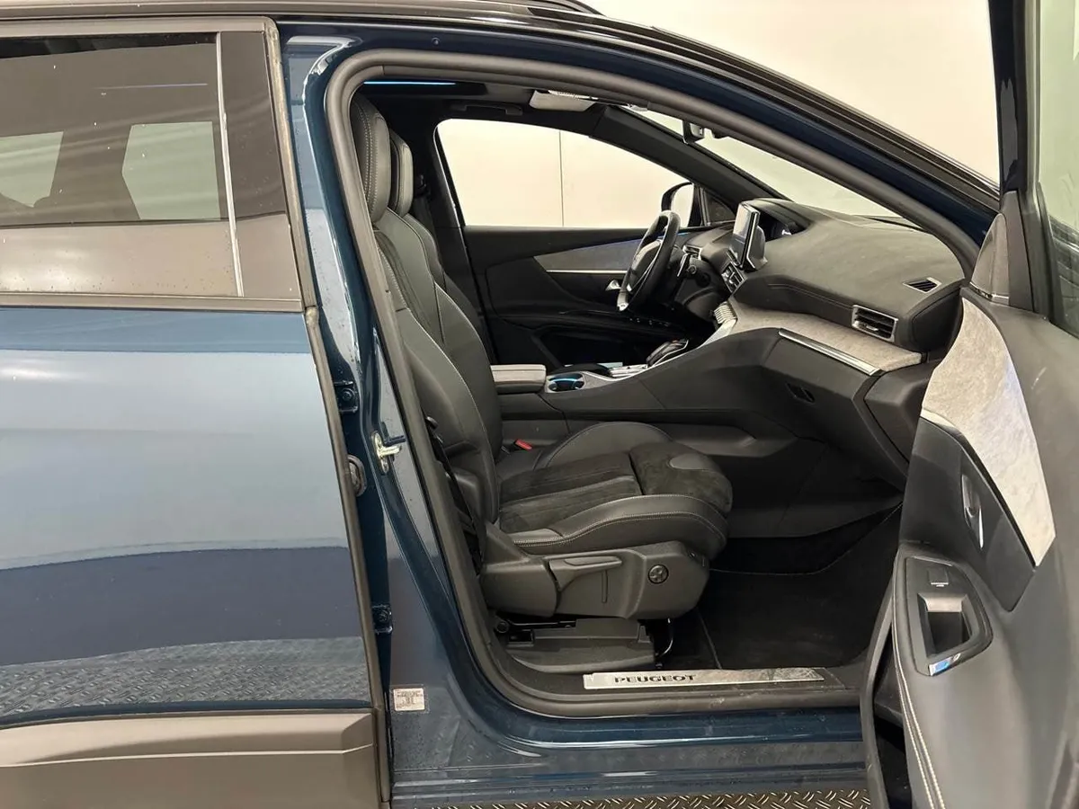 PEUGEOT 5008 GT BLACK PACK 2022