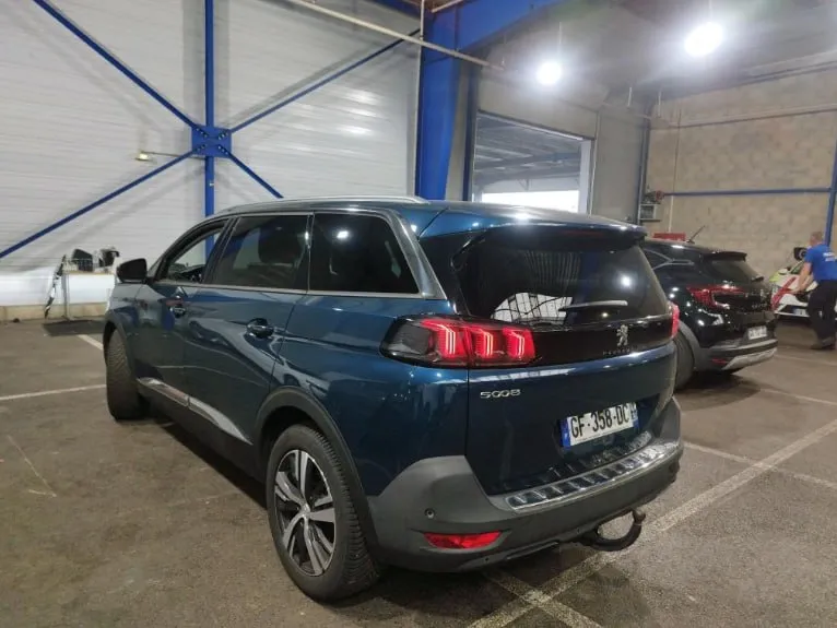 PEUGEOT 5008 2022