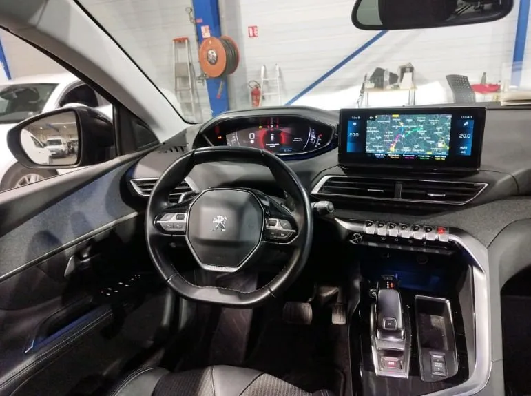 PEUGEOT 5008 2022