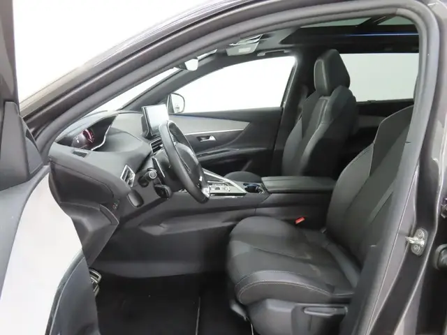 PEUGEOT 5008 GT BLACK PACK 2022