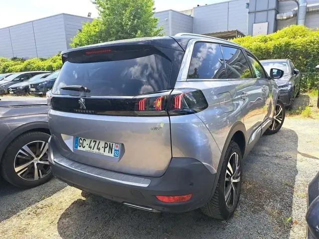PEUGEOT 5008 GT 2021