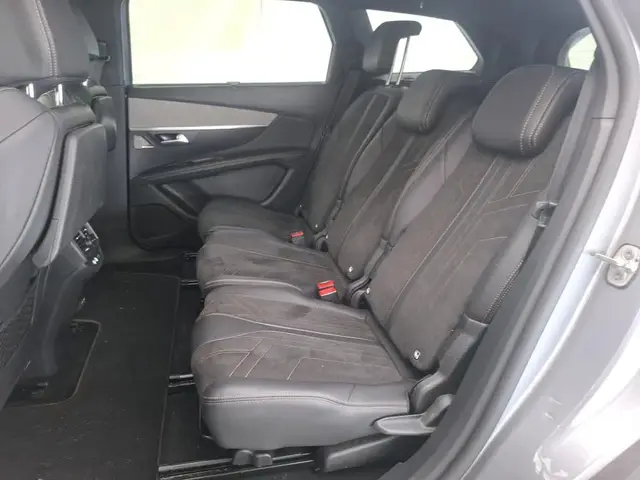 PEUGEOT 5008 GT BLACK PACK 2021