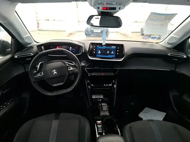 PEUGEOT 208 ALLURE 2022