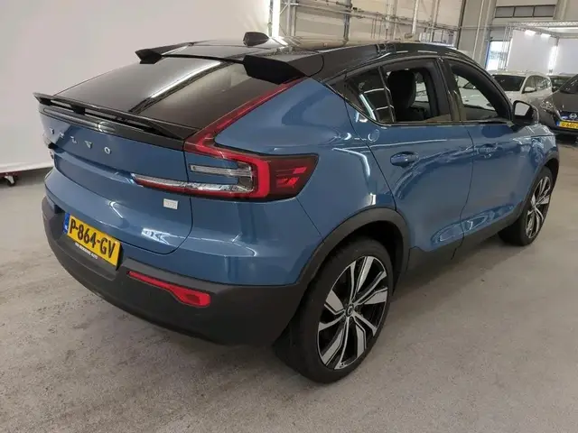 VOLVO C40 2022