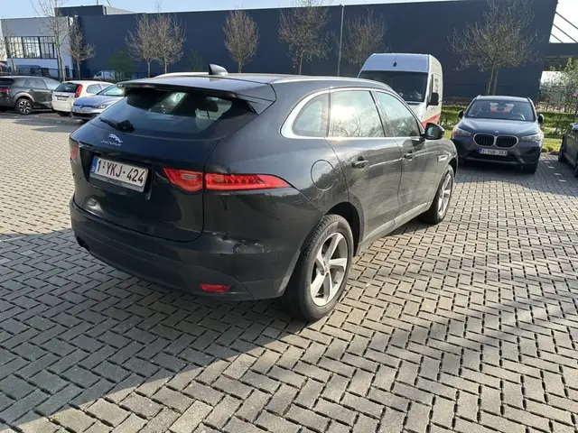 JAGUAR F-PACE 2020