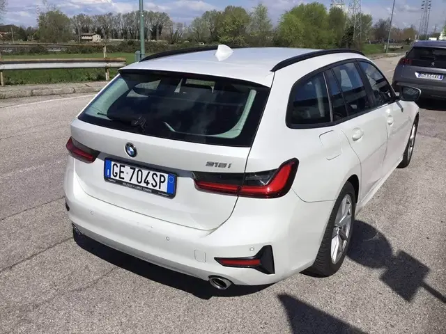 BMW 3 SERIES TOURING ADVANTAGE 2021