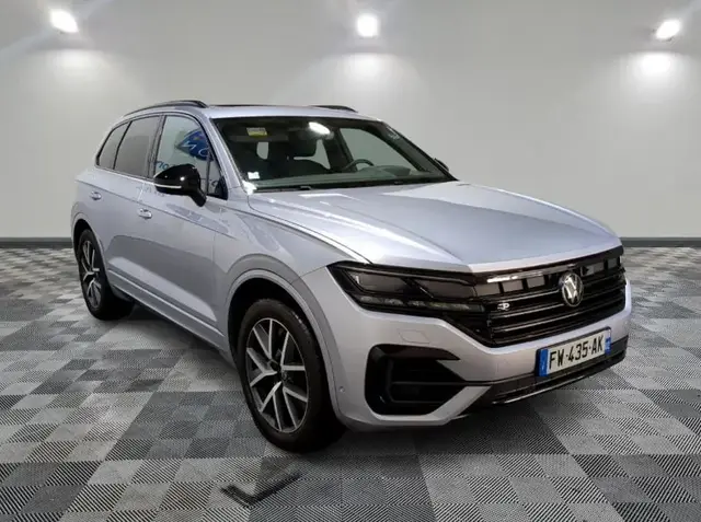 VOLKSWAGEN TOUAREG R 2020